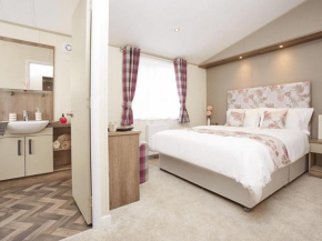 Limetree Lodge 2 with Pets Welcome at Riverside Leisure Park